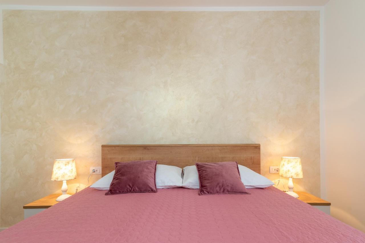 Apartments Villa Magdalena Trogir Ngoại thất bức ảnh